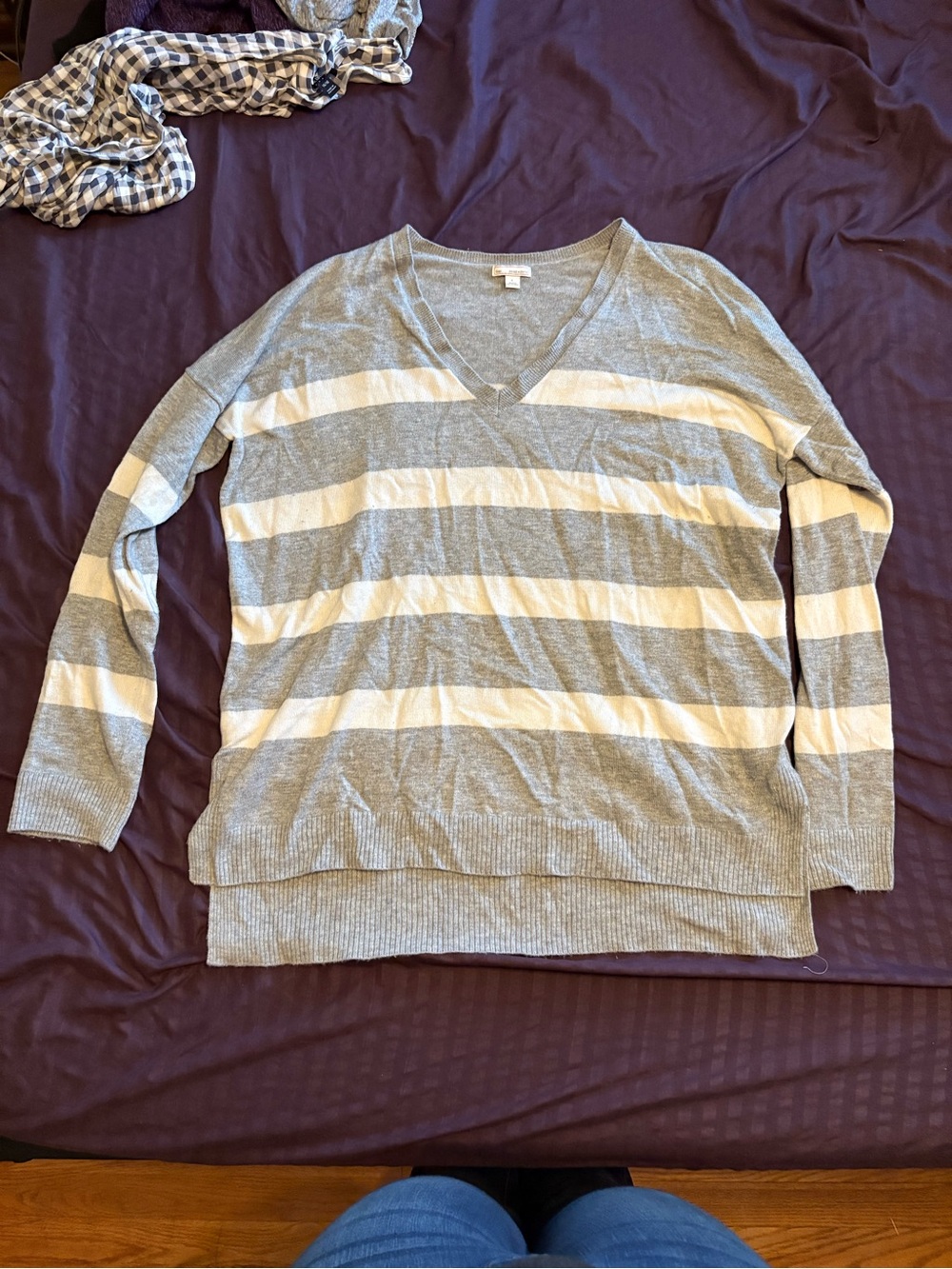 Gap grey and white striped long sleeve v neck sweater large L high low